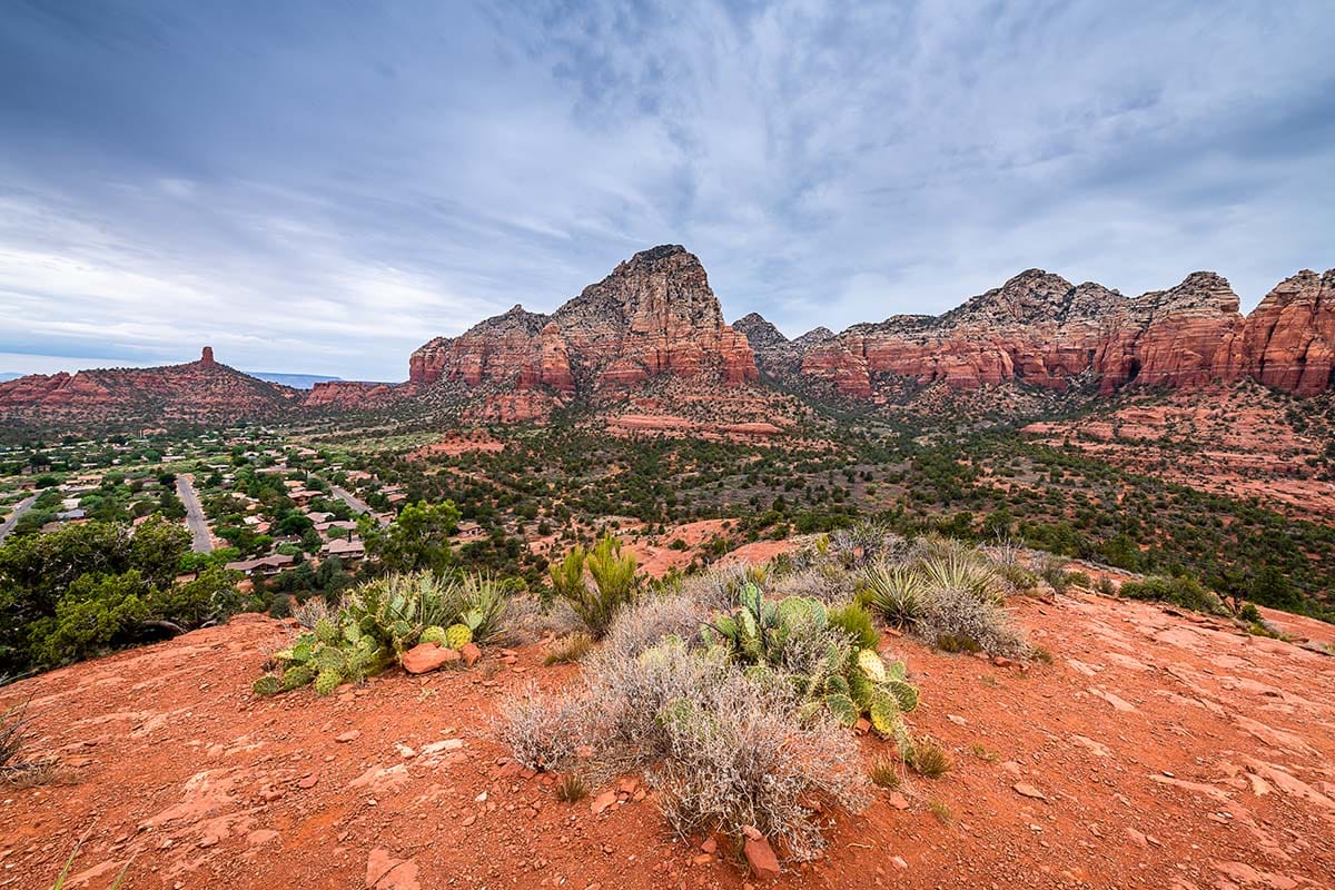 easy hikes sedona - sugarloaf