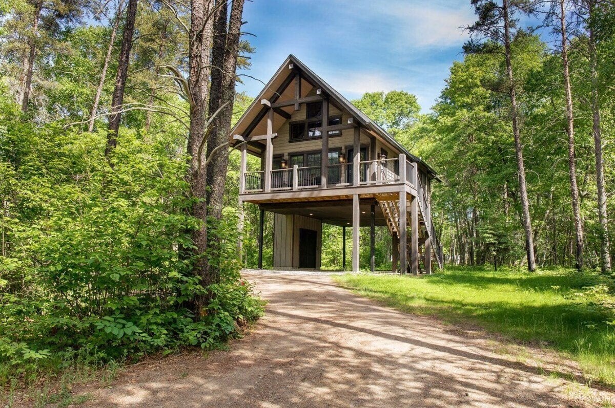 Treetop Cabin minnesota